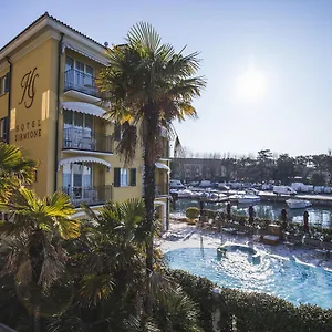 https://hotel-sirmione.it-lombardy.com